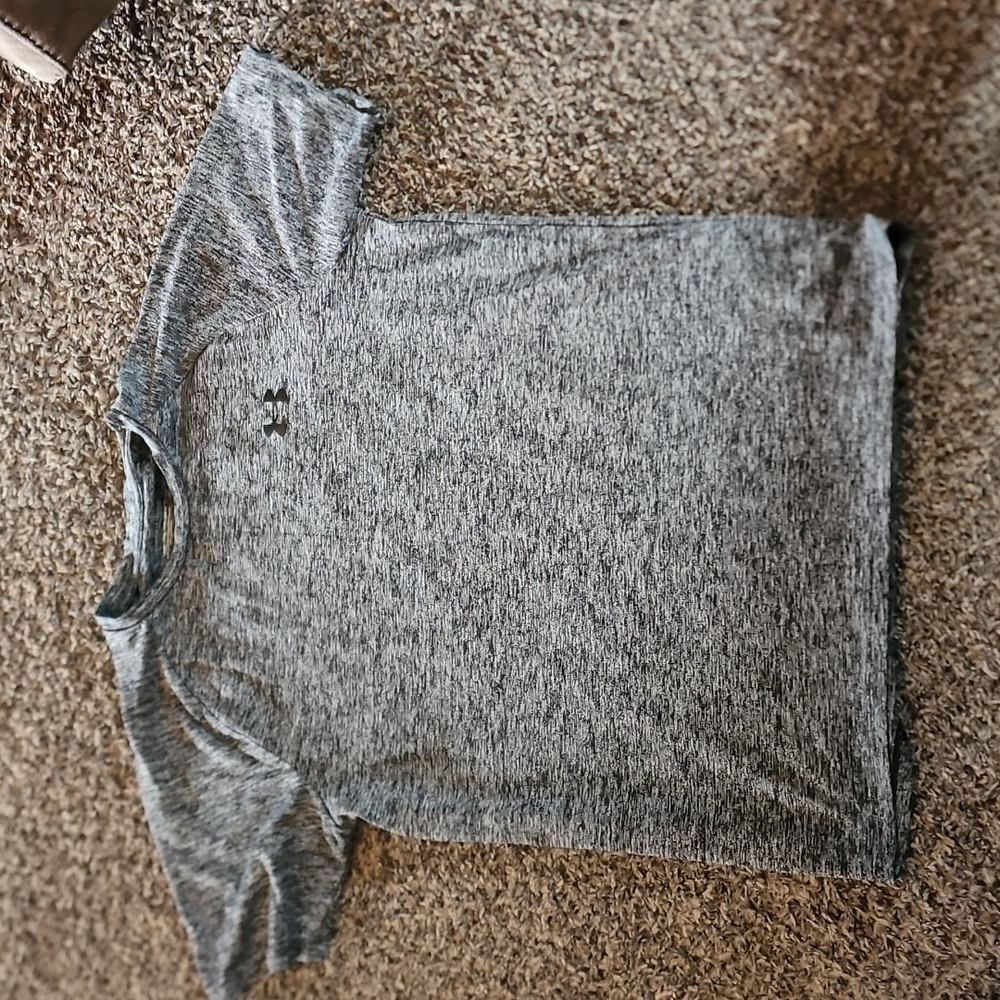 Under Armour men size small